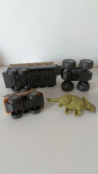 Camión Remolque Dinosaurio Juguete
