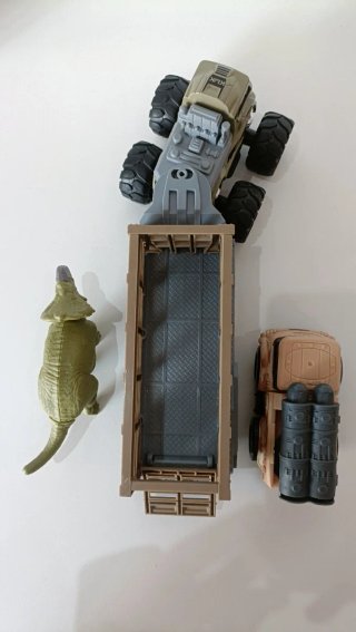 Camión Remolque Dinosaurio Juguete