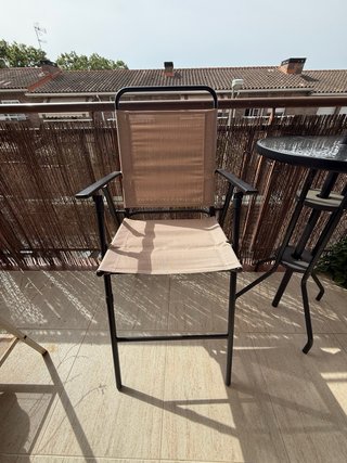 Mesa Balcón con Sombrilla y 2 Sillas