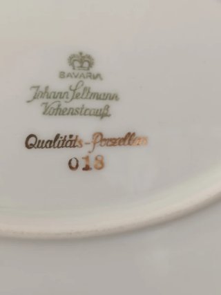 Piatto ovale in porcellana