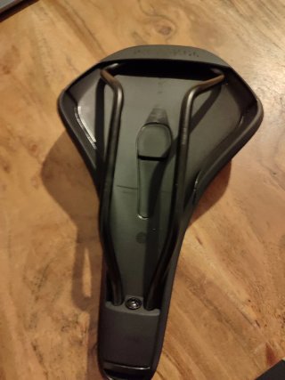 Sillín Fizik Terra Aidon X5 Negro