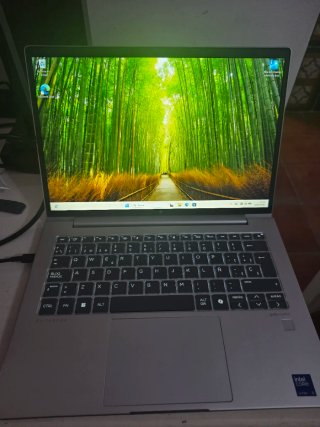 HP Elitebook G11 Plata Nuevo.