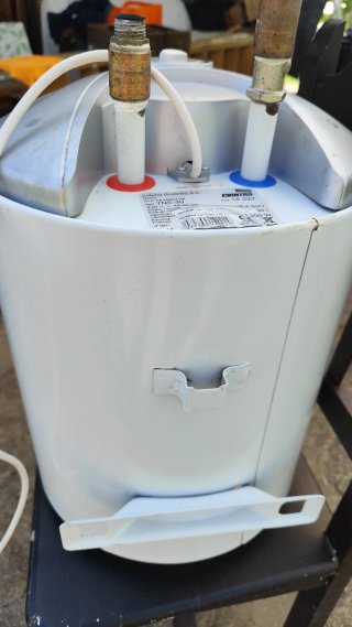 Calentador Eléctrico Cointra TNC-30 30L