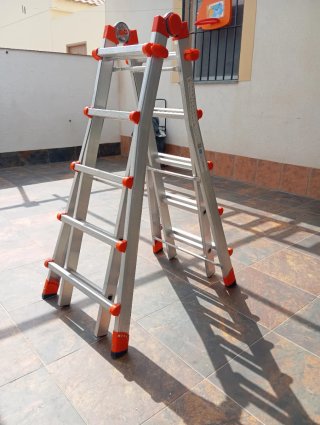 Escalera Plegable Aluminio Naranja