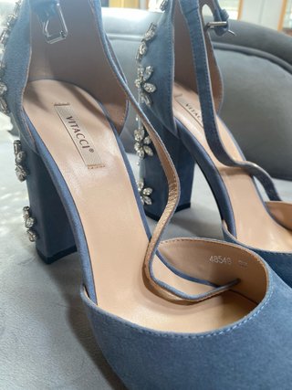 Sandalias de tacón con pedrería
