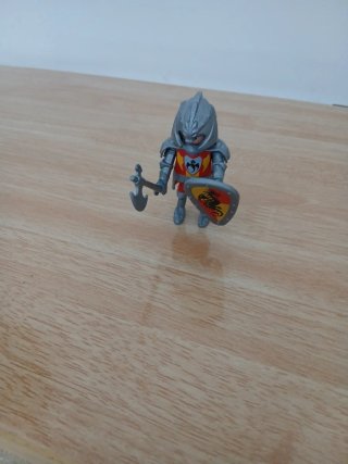 Playmobil Caballero con Hacha y Escudo