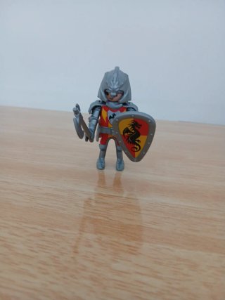 Playmobil Caballero con Hacha y Escudo
