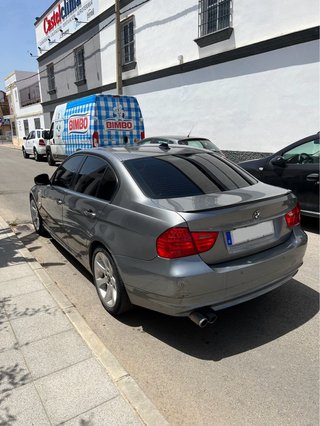 BMW Serie 3  318D E90