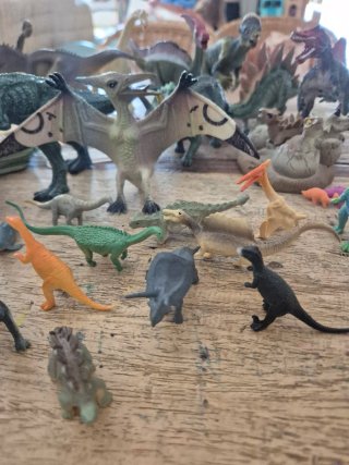Lote dinosaurios de juguete