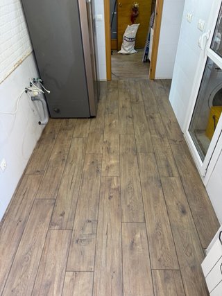 Instalación Tarima y Rodapié