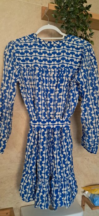 Vestido estampado azul y blanco
