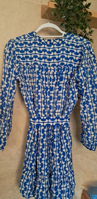 Vestido estampado azul y blanco