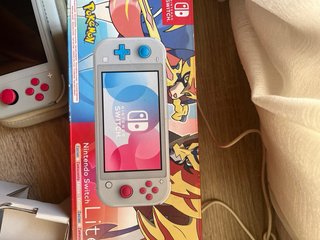 Nintendo Switch Lite Edición Pokémon
