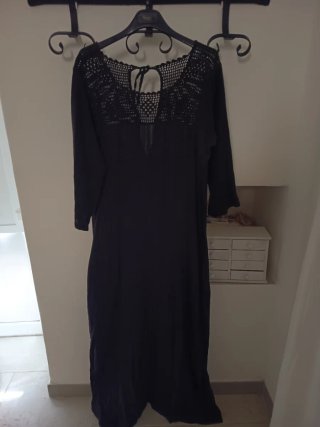 Abito donna nero con dettagli uncinetto