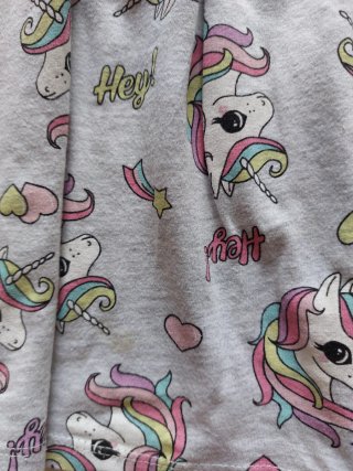 Vestido H&M unicornios manga larga. Talla 6-8