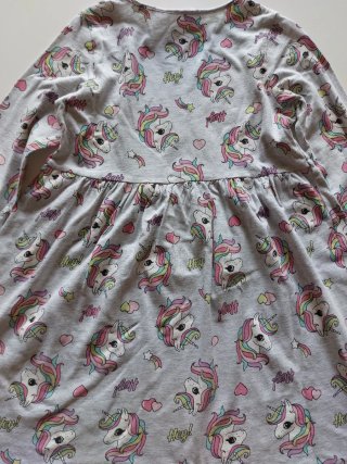 Vestido H&M unicornios manga larga. Talla 6-8