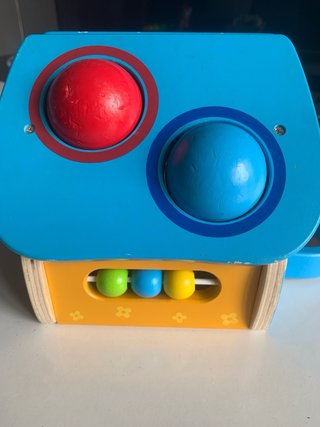 Juguete madera martillo bolas colores