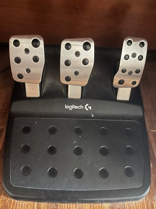 Volante Logitech G29 com Pedais