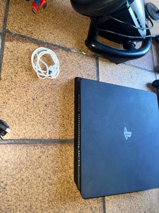 URGE LA VE PS4 (PlayStation 4) Negra + Accesorios