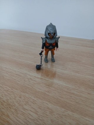 Playmobil Guerrero con Maza