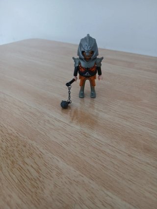 Playmobil Guerrero con Maza