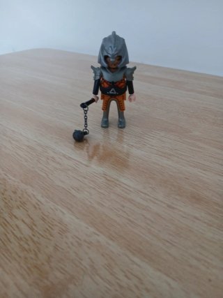 Playmobil Guerrero con Maza