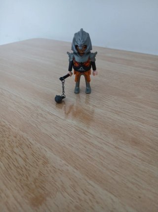 Playmobil Guerrero con Maza