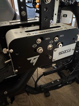 Thrustmaster TSS Sequenziale e Handbrake