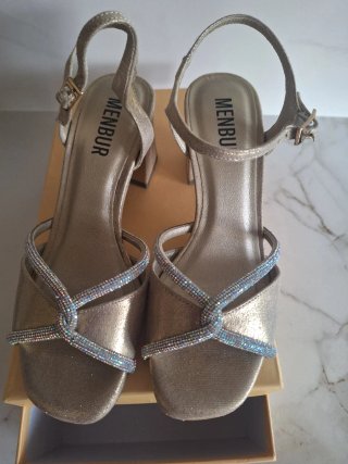 Zapatos de fiesta dorados talla 37