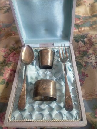 Ajuar antiguo 50 bañado en plata