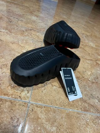 Chanclas Nike Negras y Naranjas