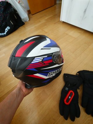 Casco de moto Shark con Bluetooth Cardo