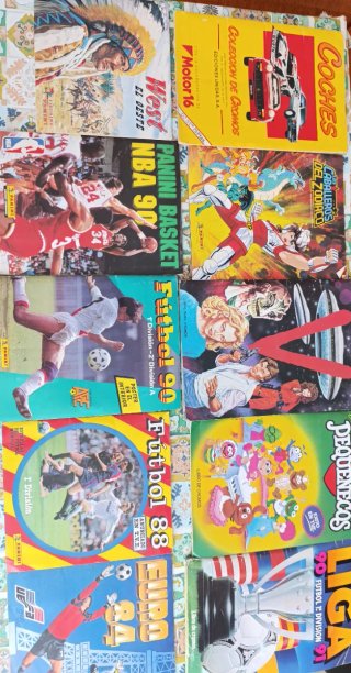 Lote Álbumes Cromos Antiguos Motor 16, Disney, May