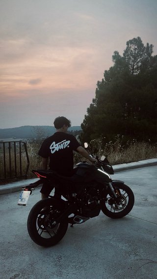 Voge 125R Negra 8500km 2025