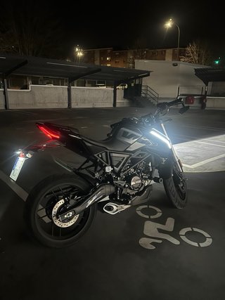 Voge 125R Negra 8500km 2025