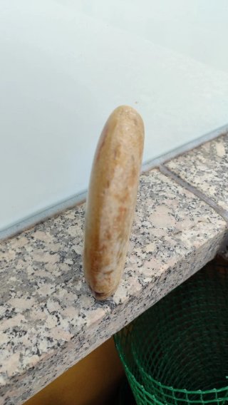 Piedra pintada a mano - Golden Retriever durmiendo