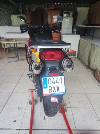 Honda Varadero 1000 Adventure Roja