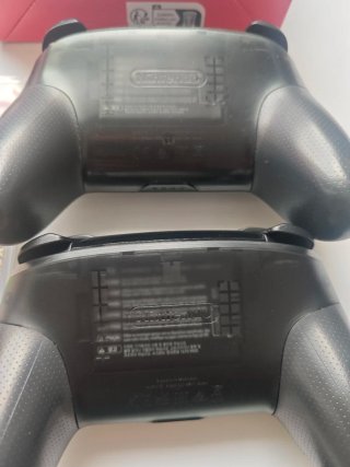 Nintendo Switch OLED Roja + 6 Juegos + 2 Mandos