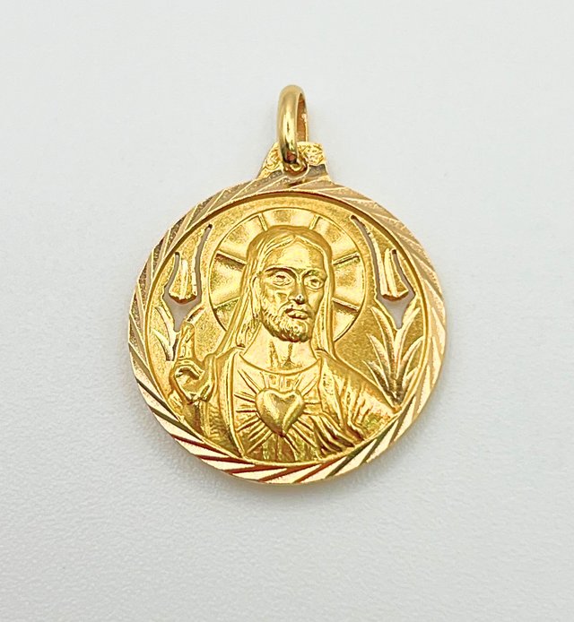 Medalla Sagrado Corazón Oro 18k 3.30 gr