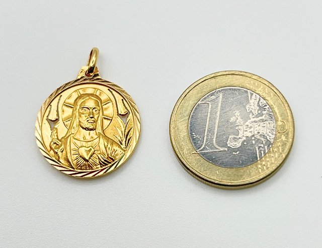 Medalla Sagrado Corazón Oro 18k 3.30 gr