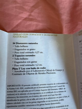 Anillo de diamantes y topacios