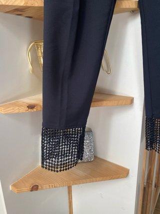 Pantalón Zara tobillero con detalle