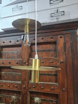 Lámpara diseño dorada