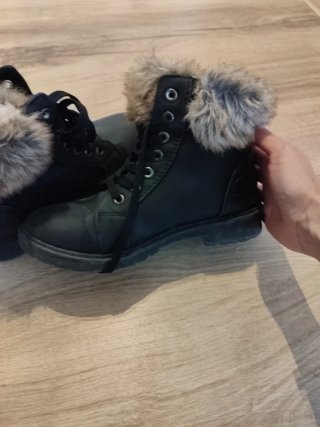 Botines negros forrados de pelo