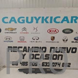 MOLDURA PARACHOQUE DELANTERO CENTRAL PEUGEOT 406