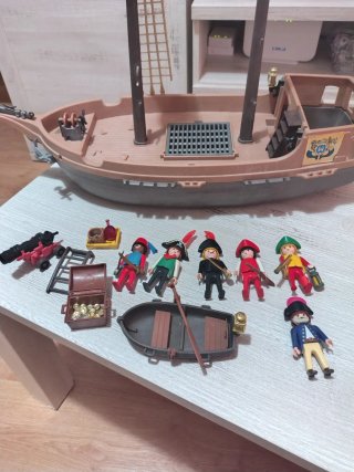 Barco Pirata Playmobil con Accesorios