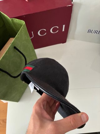 Gorra Gucci Negra con Raya Verde y Roja