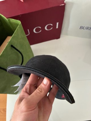 Gorra Gucci Negra con Raya Verde y Roja