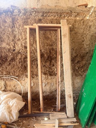Puerta madera, premarco y tapajuntas
