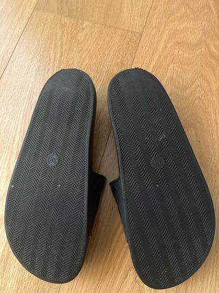 Chanclas Nike Negras con Logo Blanco